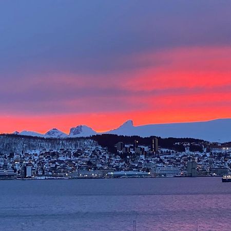 Appartement Polar Arctic View - Free Parking! à Tromsø Extérieur photo